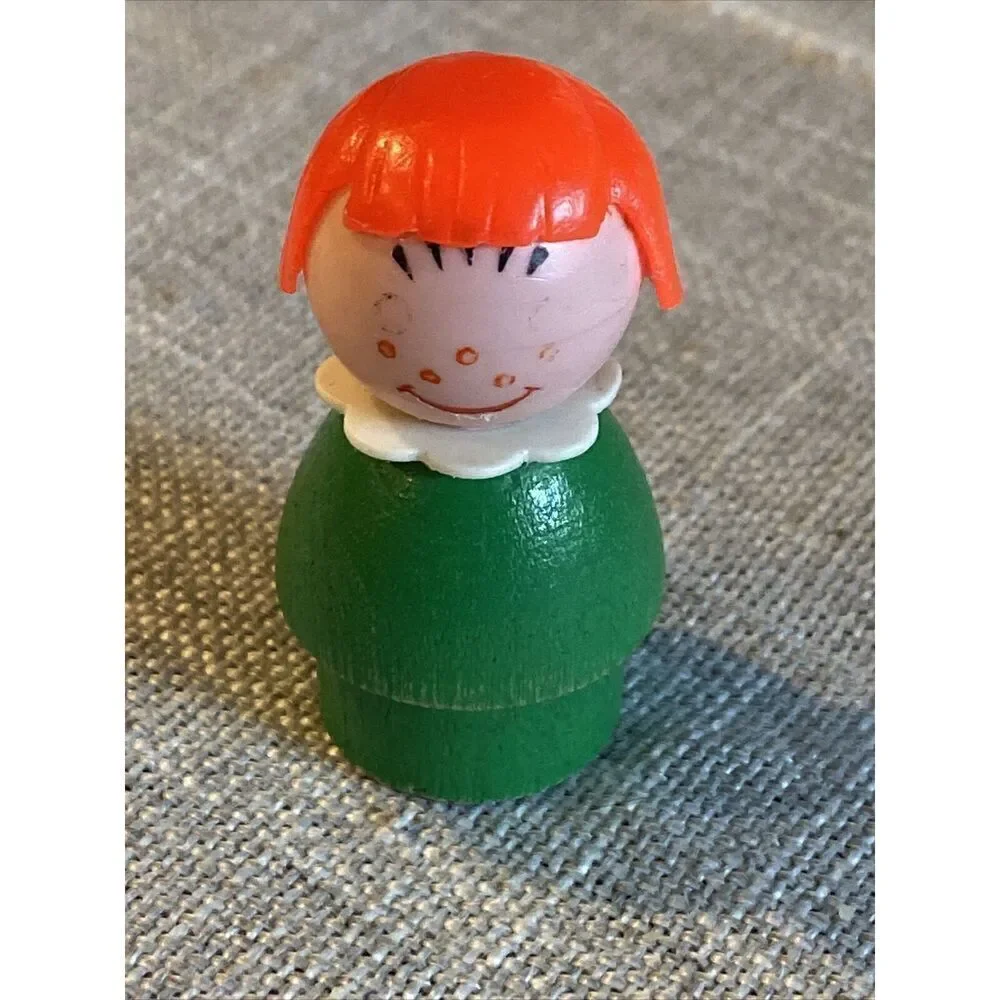 Fisher Price Little People Wood Green Girl Red Hair 1965-1978 School Fam vtge